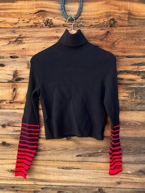 TOMMY HILFIGER | Gigi Hadid NWT Turtleneck Sweater with Red Stripe Sleeves M